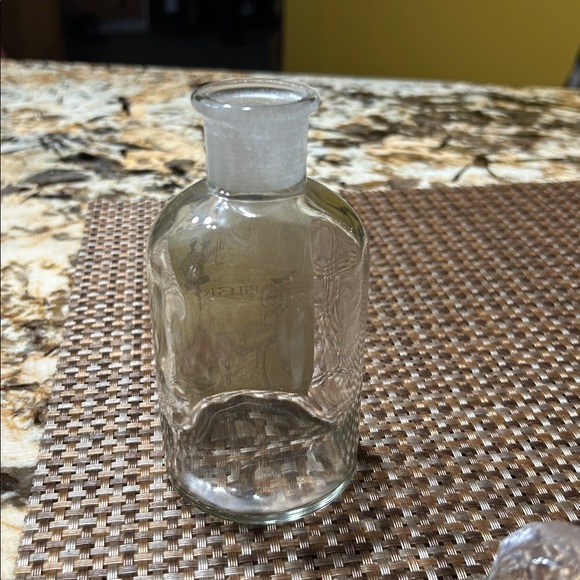 Vintage Paris Glass Perfume Bottle - Picture 4 of 7